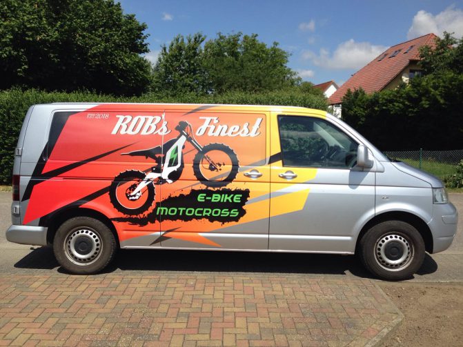 Fahrzeugbeschriftung Motocross Grafikdesign Neubrandenburg MV car wrapping Wießmann Neubrandenburg Mecklenburg Vorpommern